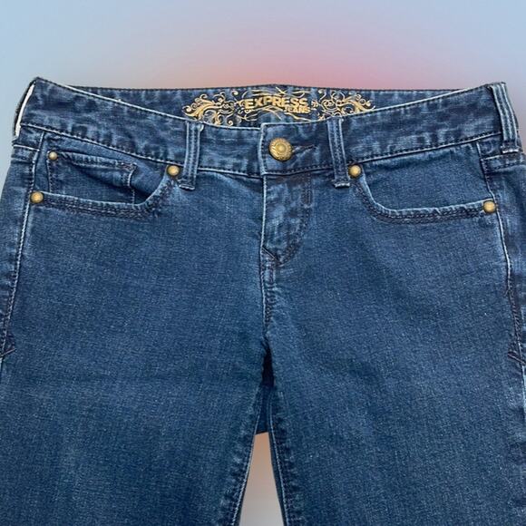 EXPRESS Women’s 2 Short Low Rise Straight Leg Blue Jeans - Picture 1 of 3